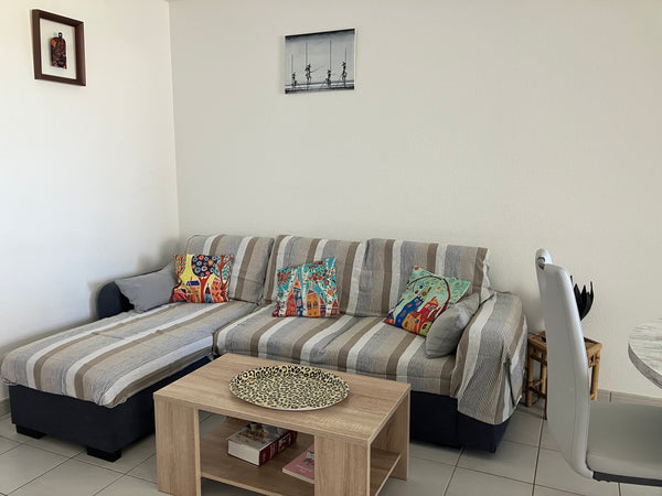 Magnifique appartement 66 m2 + loggia,  très bien orienté, tout confort, au troi Lormont, France l'Arène Margaux Résidence tout confort/4p Entire condo vacation rental 44227316