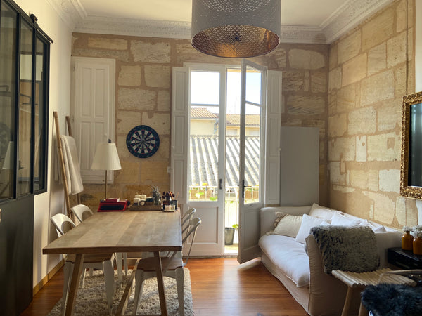 Appartement neuf, marbre et pierres apparentes. <br />Très lumineux, très clame  Bordeaux, France Appartement lumineux avec balcon hyper centre Entire rental unit vacation rental 33258256