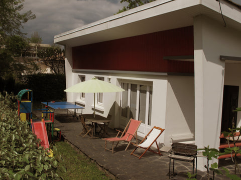 Maison familiale, joyeuse et vintage, entourée d'un jardin. A 5mn du tram, vous  Bordeaux, France Maison bordelaise familiale. Entire home vacation rental 10647560