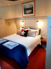 We very much regret that due to the ongoing Coronavirus pandemic bookings are li United Kingdom Stay aboard our 1914 Dutch Klipperaak Private room in boat vacation rental 38859052