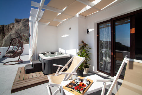 A Luxurious Villa with private jacuzzi with amazing views of sea and sky in the   Amazing Vineyard View Luxury Villa with  juccuzi! Cycladic home vacation rental 31505742
