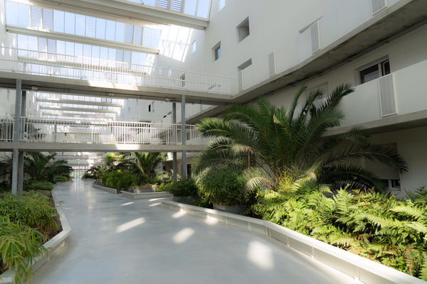 L'appartement est neuf et confortable. Je loue la chambre avec sdb et toilettes. Bordeaux, France Une chambre à Bordeaux près des Bassins de Lumière Private room in condo vacation rental 29530285