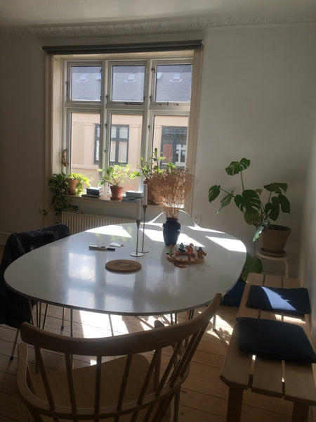 Meget lys og stor 2 værelses lejlighed på hippe Nørrebro. Centralt placeret 2 mi Copenhagen, Denmark Skøn og charmerende lejlighed med tagterrasse Entire condo vacation rental 628730669255345605