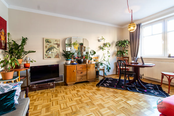 Welcome to your temporary home away from home.  My apartment offers you great co  *Vintage charm right in the middle of Vienna* Entire rental unit vacation rental 32375470