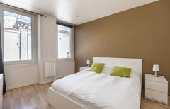 A tranquil apartment with lots of space and neutral colors, just conveniently lo  GuestReady - Quiet Apartment with Spa-vibes in Entire rental unit vacation rental 38395355