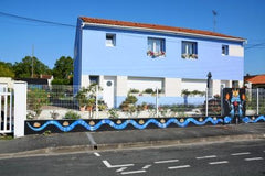 Situé à 23 km de Bordeaux entre Garonne et Dordogne, à 3 km de l’estuaire de la   Chambres entre Garonne et Dordogne Private room in guest suite vacation rental 35747227