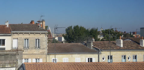 T3 de 57 mètres carrés prés du pont de pierre.<br /> A 2 arrêts de tramway et à  Sarlat-la-Canéda, France T3 lumineux à 10 minutes à pieds de l'hypercentre. Entire rental unit vacation rental 17401224