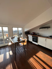 Situé à deux pas de la Victoire, accès au centre historique de la ville en 10 mi Bordeaux, France Superbe appartement sous les toits bordelais Entire rental unit vacation rental 615757183622889178