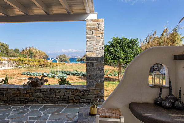 BilMar Little palace is located in Tsoukalia area, just 10 minutes from the cosm  BilMar little palace/ steps from the  beach Cycladic home vacation rental 32914056
