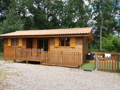 Le chalet climatisé se situe dans notre propriété de 5 hectares, dans un endroit  CHALET DU KING RANCH Entire guesthouse vacation rental 27336559