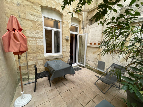 Au cœur du quartier Saint Michel de Bordeaux, nous vous accueillons dans ce stud Saint-Médard-en-Jalles, France STUDIO avec terrasse Entire rental unit vacation rental 33787354