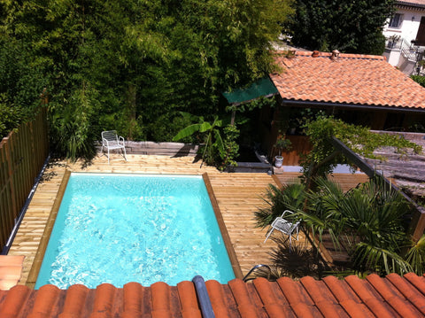 Maison d'artiste de 140m2 qui inspire à la tranquillité , le jardin arrière avec Mérignac, France Maison d'artiste Entire home vacation rental 19486892