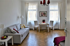 This bright apartment is located in a renovated old Viennese building from 1920. Vienna, Austria Apartment AURELIA in Vienna close to Schönbrunn Entire rental unit vacation rental 15839225