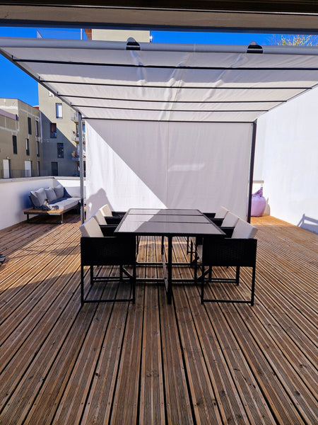 Appartement situé proche chartrons et bassins à flot.<br />Tram à 50 m et tous c Bordeaux, France Appartement Bordeaux (grande terrasse et piscine) Entire rental unit vacation rental 639521958281537949