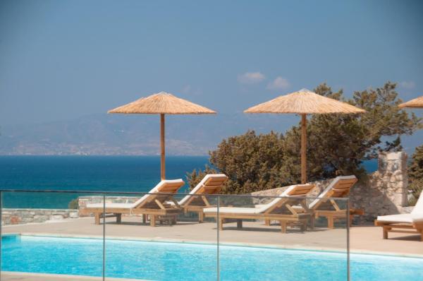 Wake up with the sounds of nature, panoramic view to the beach and warm Naxian h  Phoenicia 2 BR Apart W/ Sea View • Glyfada Beach ⛱ Entire serviced apartment vacation rental 26254100