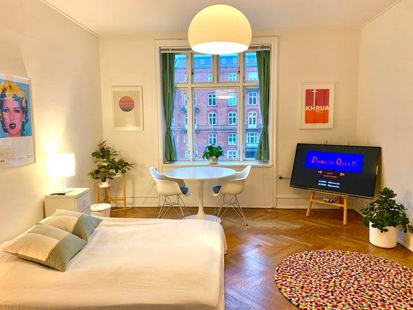 Welcome to our home, centrally located on the boulevard of the fairy-tale writer Copenhagen, Denmark Central Suite on The H.C. Andersen Boulevard Entire rental unit vacation rental 27897759