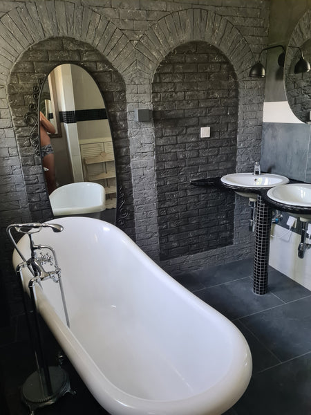 Dej si nohy na stůl a odpočiň si v tomto klidném, stylovém ubytování.  Airport Rooms Private room in condo vacation rental 627859079841639421