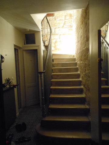 Belle maison de ville sur 3 étages aux Chartrons.<br />Murs en pierre apparente. Bordeaux, France Maison de ville aux Chartrons Private room in home vacation rental 6521691