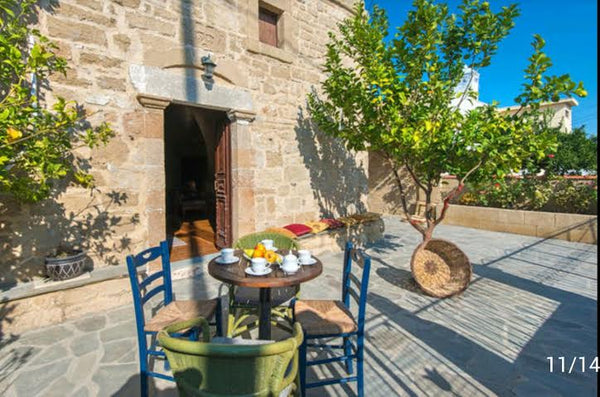 Located in the center of the typical Greek village Malona.<br />A wonderful oppo Rhodes, Greece Lemon tree house in Malona Entire home vacation rental 9787646
