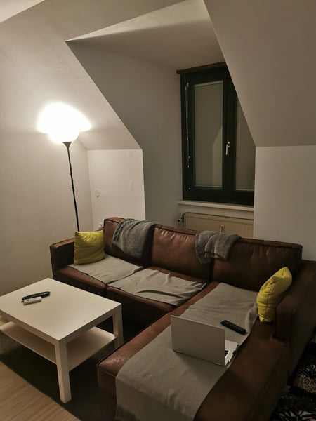 Nice top floor apartment in good location, near schönbrunn & a metro 5 stations   Beautiful top floor apartment with cozy balcony Entire rental unit vacation rental 51429912