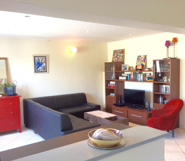 Maison claire, calme, pleine de charme et qui garde tres bien la fraîcheur. Équi Cenon, France Charmante maison au calme Entire home vacation rental 6840166