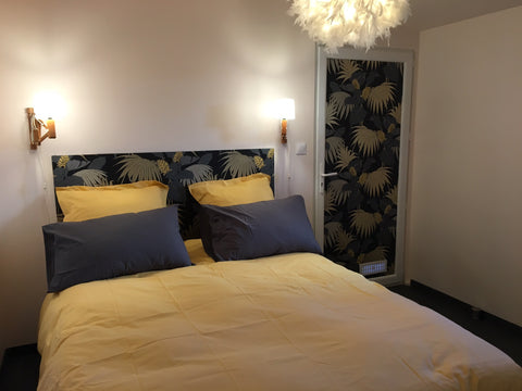 Chambre indépendante sans vis à vis Situation idéale 300 m tram ligne C pour cen  Cocooning dans La verdure Private room in guesthouse vacation rental 33771332