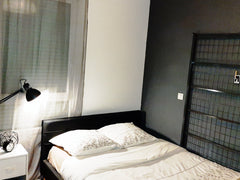 Maison de style moderne avec bardage en bois sur la façade, agréable à vivre, te  Une maison qui vous ressemble Private room in villa vacation rental 41694445