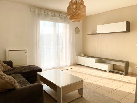 Oubliez vos soucis dans ce logement spacieux et serein.<br /><br /><b>The space< Eysines, France T3 Eysines proche bordeaux et Lacanau plage Entire condo vacation rental 599778867434350756