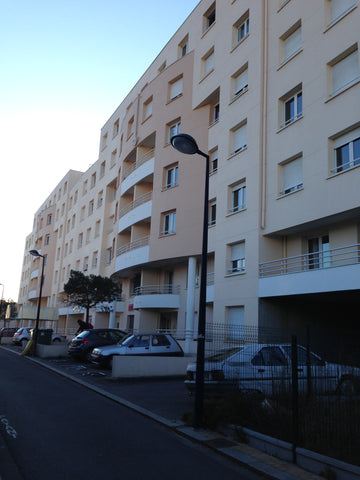 Loue studio meublé 18 m2 ( plaques électriques, micro-ondes, vaisselle  , frigo  Mérignac, France studio meublé à louer sur bordeaux Private room in rental unit vacation rental 11484374