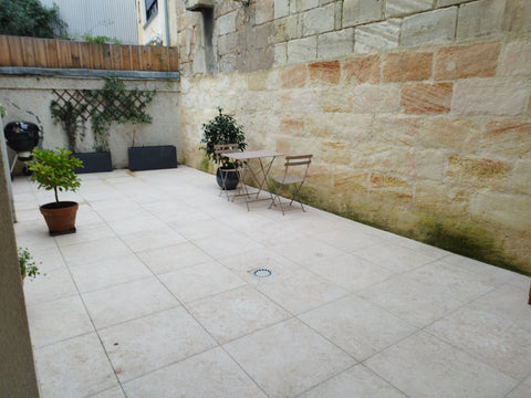 Maison familiale sur une jolie place.<br />Une jolie terrasse vous permettra de  Paris, France Maison familiale bordelaise Entire villa vacation rental 53122422