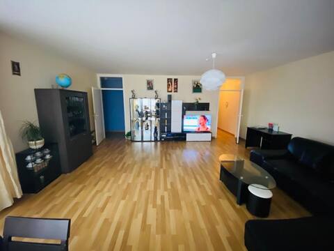 Cosy 1-bed apartment close to AZ-VUB Hospital, Brugmann Hospital, Heizel, Roi Be Marbella, Spain Cosy apartment AZ-VUB, Brugmann, Heizel Entire condo vacation rental 21480097