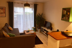 Notre maison est à 15min en bus de la place des Quinconces. L'arrêt se trouve ju Bordeaux, France Chambre privée à 15min de Bordeaux centre Private room in townhouse vacation rental 28515277