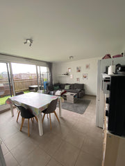 Logement T2 avec balcon sans aucun vis à vis, dans immeuble surveillé et sécuris Le Fouilloux, France Bordeaux: proche cité du vin et écoles. Entire rental unit vacation rental 694793426357038664