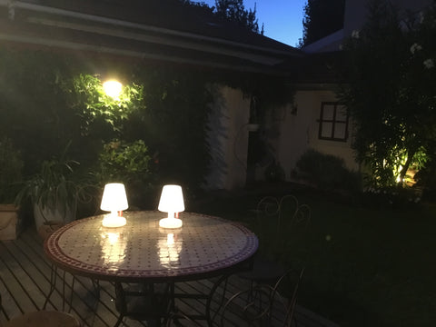 Chambre et salle de bain/wc au premier étage mansardé d'une échoppe Bordelaise à Bordeaux, France Chambre  dans échoppe à Caudéran Private room in home vacation rental 28509880