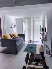 Studio cosy tout confort avec petite terrasse idéal pour 2 voyageurs. Stationnem  Logement entier - Studio sur Talence Entire rental unit vacation rental 50415462