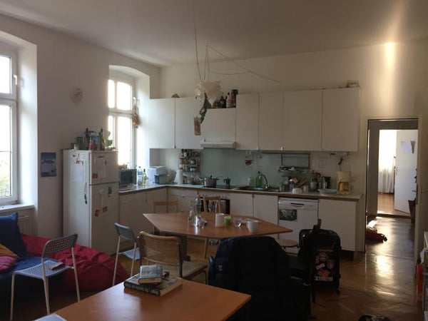 You will experience shared living. We are 4 people at the age of around 25 in th Vienna, Austria Shared living in the green part of Vienna Private room in rental unit vacation rental 17244822