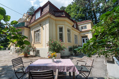 Das Apartment Bellevue (100 m2) befindet sich im ersten Stock unserer gediegenen Vienna, Austria Apartment "Bellevue" in einer Jugendstilvilla Entire condo vacation rental 50000916