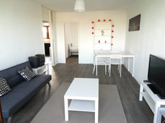 Chambre meublée (lit 90x200, bureau, chaise et placard) de 11 m2 dans appartemen Pessac, France Chambre meublée étudiant/jeune actif  (4 sem min) Private room in condo vacation rental 47753044