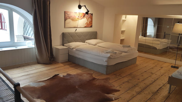 Enjoy your stay in this very central, cosy city apartment in the inner city in V Vienna, Austria Extremely central Apt. in city center (two floors) Entire rental unit vacation rental 681027075602516647