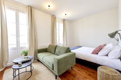 Charming studio located in the city center of Bordeaux, bright, comfortable and  Bordeaux, France ☆ The Green Nest ☆ Bordeaux Center, Fully Equipped Entire rental unit vacation rental 51684677