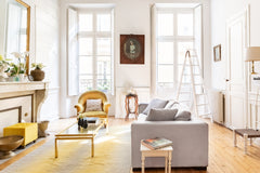 Cet appartement authentique vous séduira avec son escalier en pierre, son vieux  Bordeaux, France Appartement chic et raffiné avec terrasse au cœur de Bordeaux Entire rental unit vacation rental 4655216