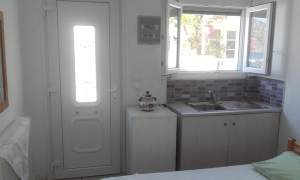 The apartment is located about 500 meters away from the port, 40 meters away fro  Studio for 2 on Sifnos, near the beach. Cycladic home vacation rental 26663013