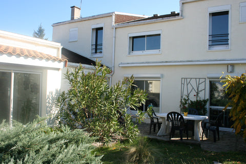 Maison située à 45 min du bassin d'Arcachon , 40 min de St Emilion et 25 min du  Gradignan, France Maison Bordelaise Entire home vacation rental 11434508