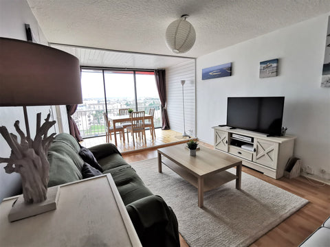 Confortable apartment with bright living room, kitchen, 2 bedrooms, separate toi France Apartment Bordeaux Mérignac Entire rental unit vacation rental 48097929