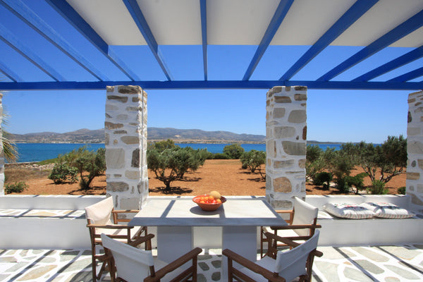 Welcome! This beautiful Cycladic Villa boarders over 150m of the Aegean Sea, has Greece Beautiful Cycladic Villa on the Beach! Cycladic home vacation rental 5720281