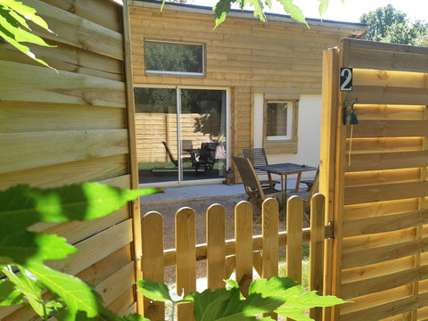 Cottage pour 4. Idéalement placé, le site désormais classè par les Gîtes de Fran Saint-Médard-en-Jalles, France Bordeaux 10 mn Plage 25 mn Cottages & jardin privé Entire cottage vacation rental 38595398