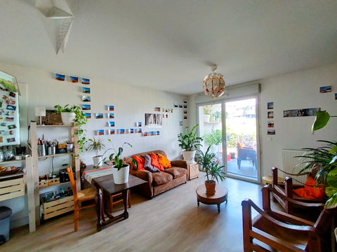 Spacious appartement (50m² + 10m² balcony). Very bright and cosy. Tram A in fron  ❤ 60m2,  balcon ensoleillé, appart parfait pr 2 ❤ Entire rental unit vacation rental 19929181