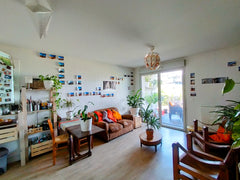 Spacious appartement (50m² + 10m² balcony). Very bright and cosy. Tram A in fron  ❤ 60m2,  balcon ensoleillé, appart parfait pr 2 ❤ Entire rental unit vacation rental 19929181