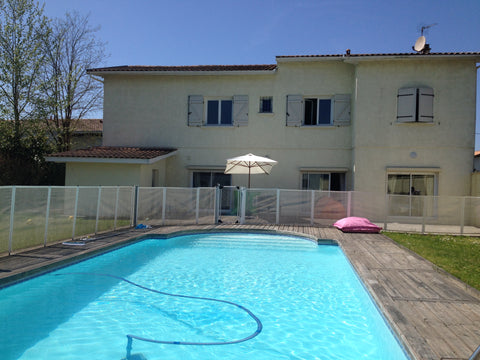 Grande maison familiale au calme 230m2 avec piscine 12x6m, 9 pers.(jusqu'à 10),  Pessac, France Maison avec piscine Bordeaux 230m2 Entire home vacation rental 5968767