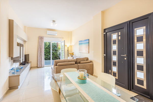 Modern and comfortable apartment by the sea. <br />Brand new construction in an  Chania, Greece Private appartment in Kalamaki, Chania Entire rental unit vacation rental 27649704